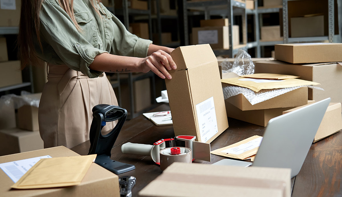 Female,Small,Business,Owner,,Entrepreneur,,Shipment,Delivery,Dropshipping,Service,Worker